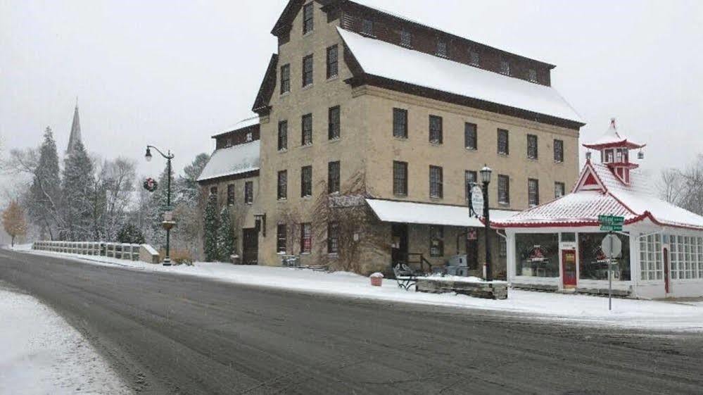 Lilly Pad Hotel Cedarburg Exterior photo